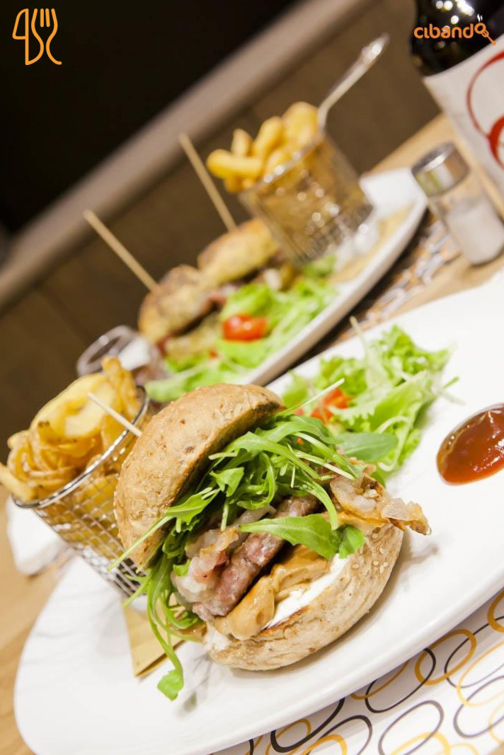 Mystic Burger Comida