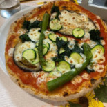 Pizzeria Pomodoro food