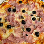 Pizzeria Trattoria Alpino food