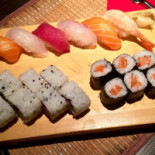 Saker Sushi Comida