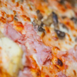 Pizzeria Perhonen food