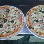 Pizza Island food