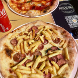 Pizza Al Volo food