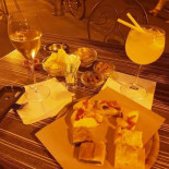 La Vineria Enoteca Comida
