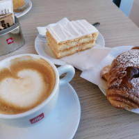 Pasticceria Bonaiuti food