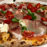 Zeus Pizza food