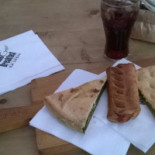 Bread Breakfast Ca Leoni À l'intérieur
