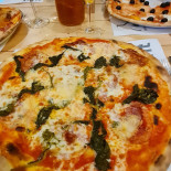 Pizzeria Break Point food