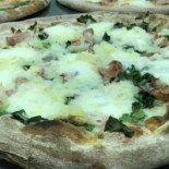 Pizzeria A Modo Mio food