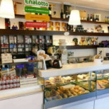 Luca's Caffe Comida