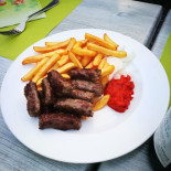 Trattoria Pizzeria Al Tiglio Pri Lipi inside