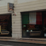 La Diavola outside