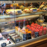 Genuine Bread And Fruit Nourriture