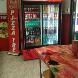 Pizza Tre inside