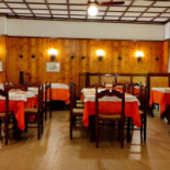 Pizzeria All'emanuel Vittorio inside