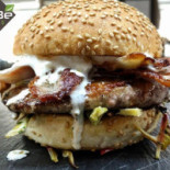 Qube Hamburgeria Comida