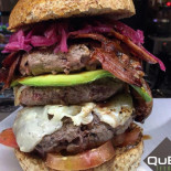 Qube Hamburgeria Comida