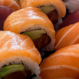 Stuzzi Sushi Comida