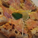 Bistrot Des Amis inside