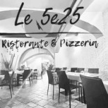 Le 5e25 Dentro