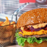 V6 Pub Grill Comida