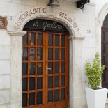 Il Grottino outside
