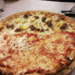 Pizza De Roma food