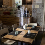 Al Pomodoro À l'intérieur