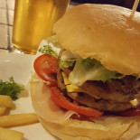 Rens E Rose Saloon food