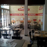Happy Burger Corsico inside