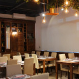 Basiliko Pizzeria inside