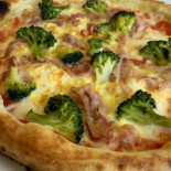 Pizzeria La Regina food
