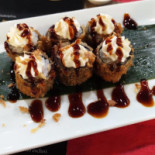 Mama Sushi inside