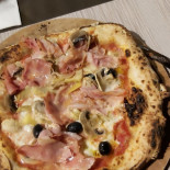 Elvy’s Neapolitan Pizza Nourriture