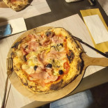 Elvy’s Neapolitan Pizza Nourriture