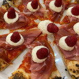 Pizzeria Pomodoro E Basilico food