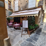 Le Volpi E L'uva Exterior
