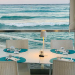 White Otranto À l'intérieur