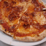 Calaluna Pizzeria A Ravenna food