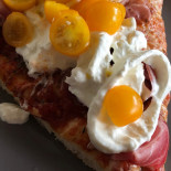 Karma Pizza Al Trancio food