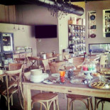 Living Caffe Comida