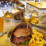Burger Cargo food