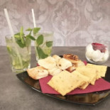Black Roses Lounge food