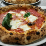 Fatte Na Pizza food