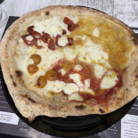Fatte Na Pizza food