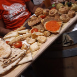 Beermania Beerwine Bistrot Dentro