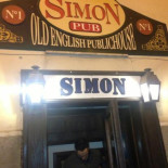 Simon Pub Dentro