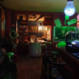 Freeway Pub Dentro