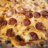 Pizzeria La Divina food