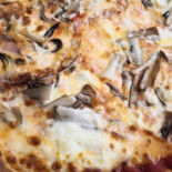 Pizzeria La Divina food